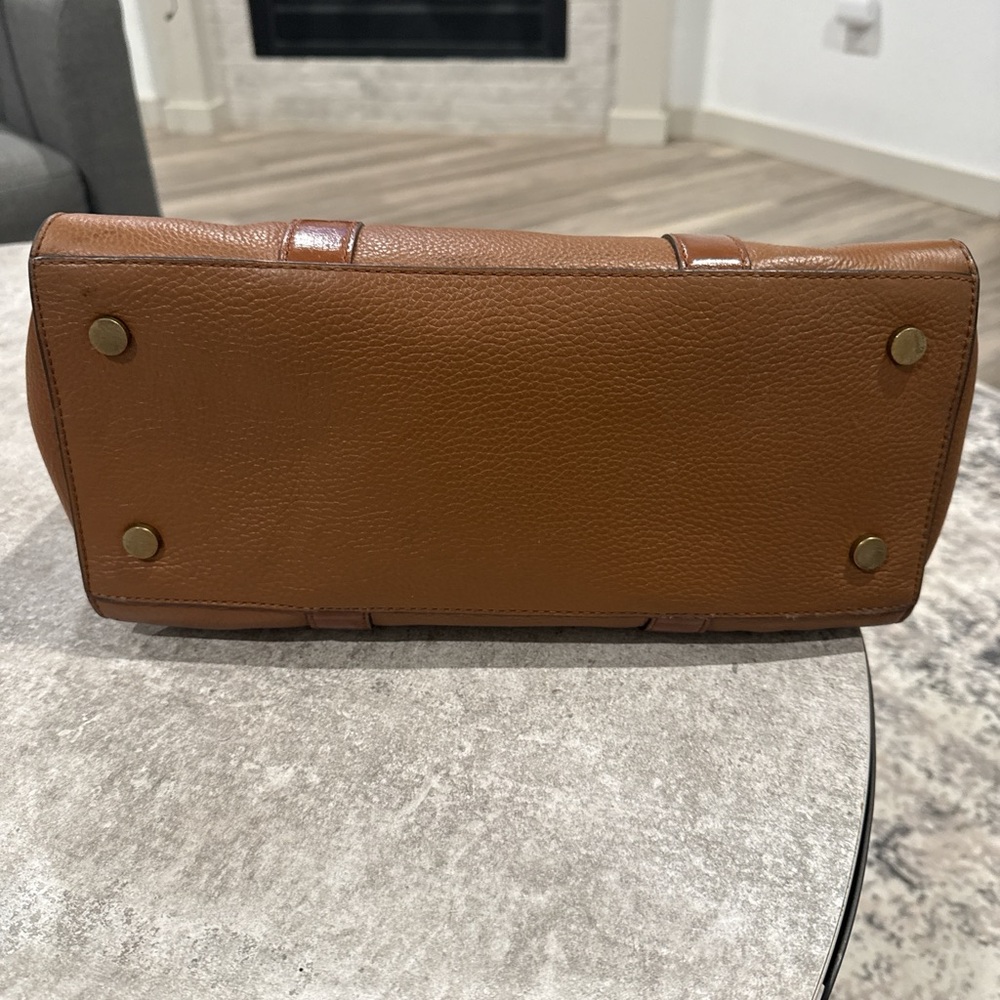 Michael Kors Tan Leather Handbag with Gold Accents - Picture 4 of 8